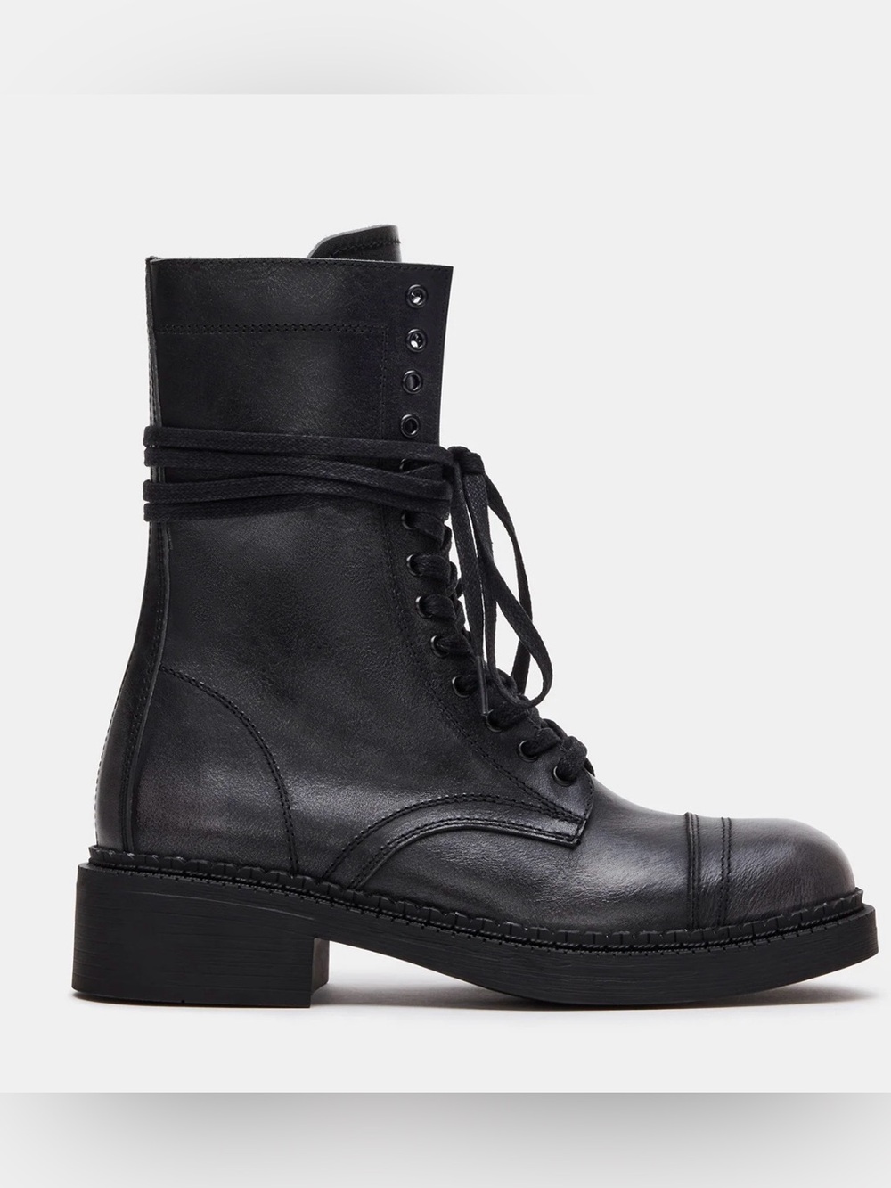 Steve Madden Crimson Combat Boots in Distressed black/ dark gray. Size 10